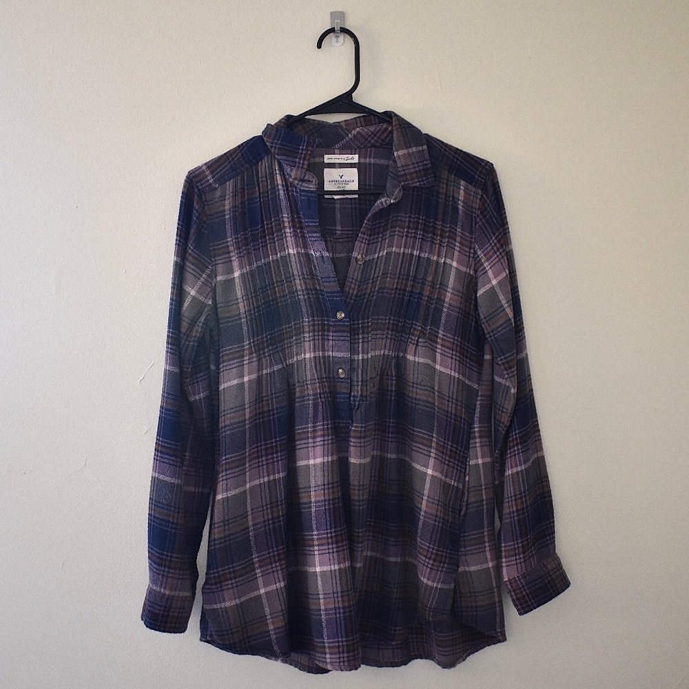 XS- American Eagle Super Soft Purple Top